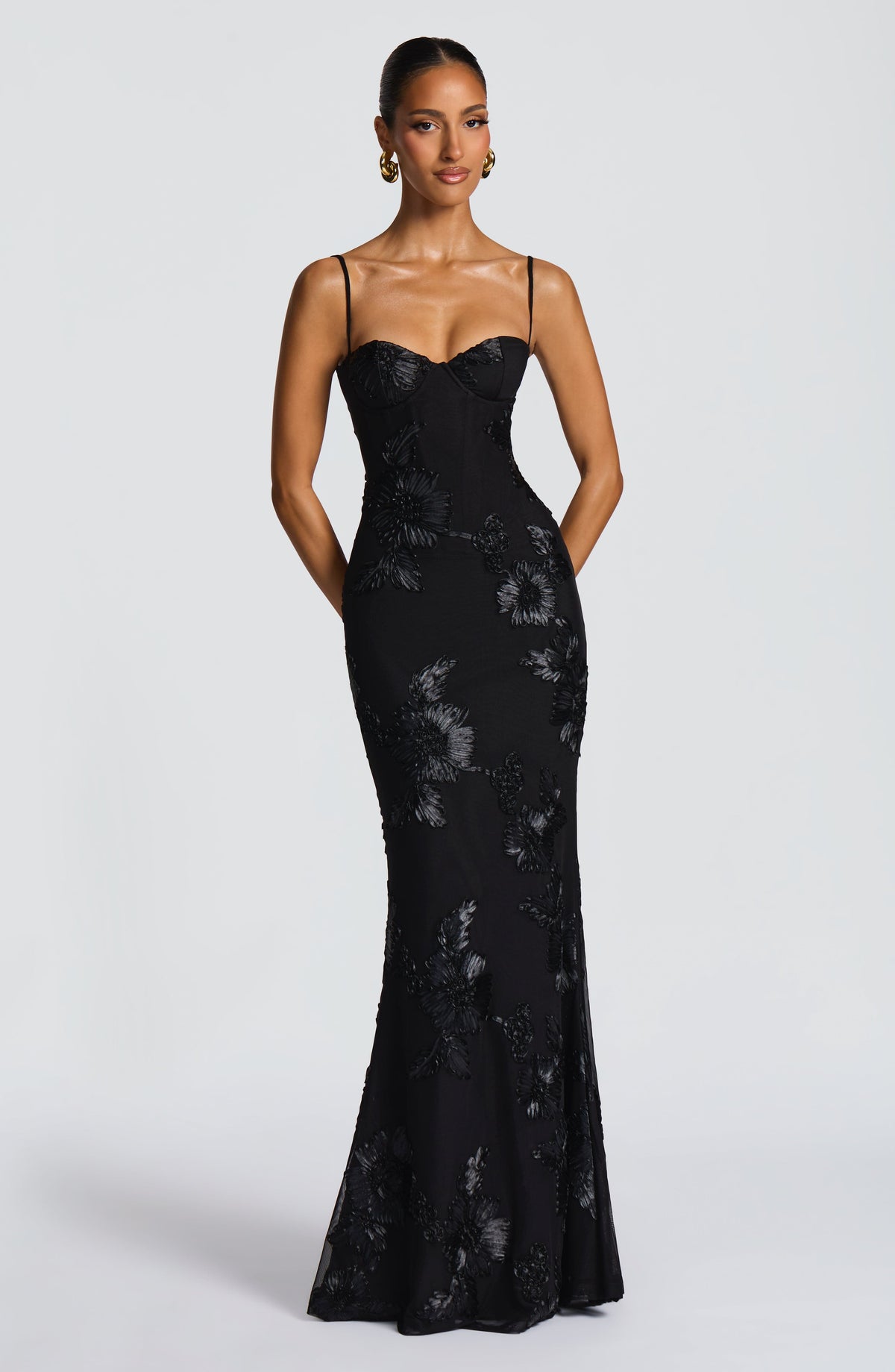 Quincy | Women's Sweetheart Neck Floral Embroidered Maxi Autumn Occasion Dress