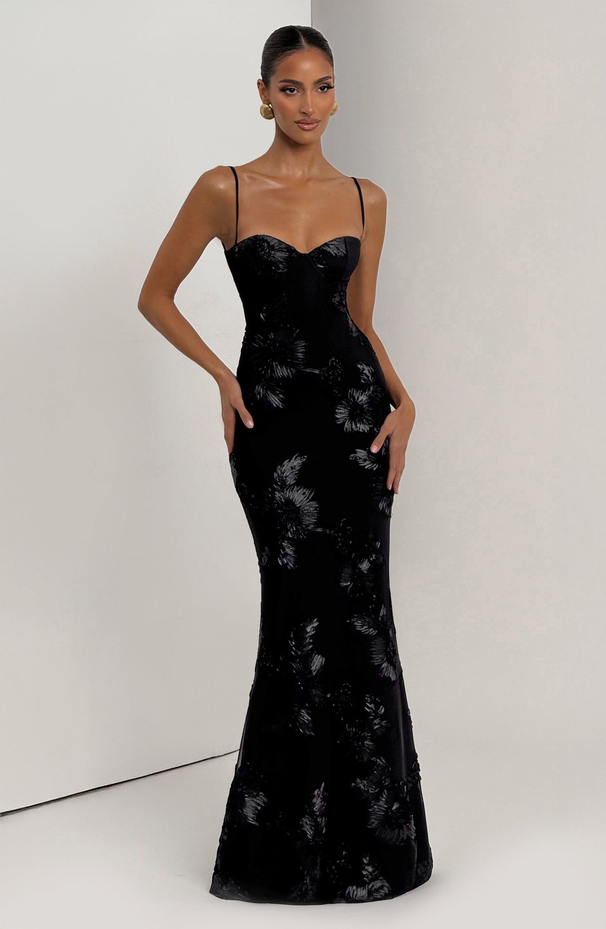 Quincy | Women's Sweetheart Neck Floral Embroidered Maxi Autumn Occasion Dress