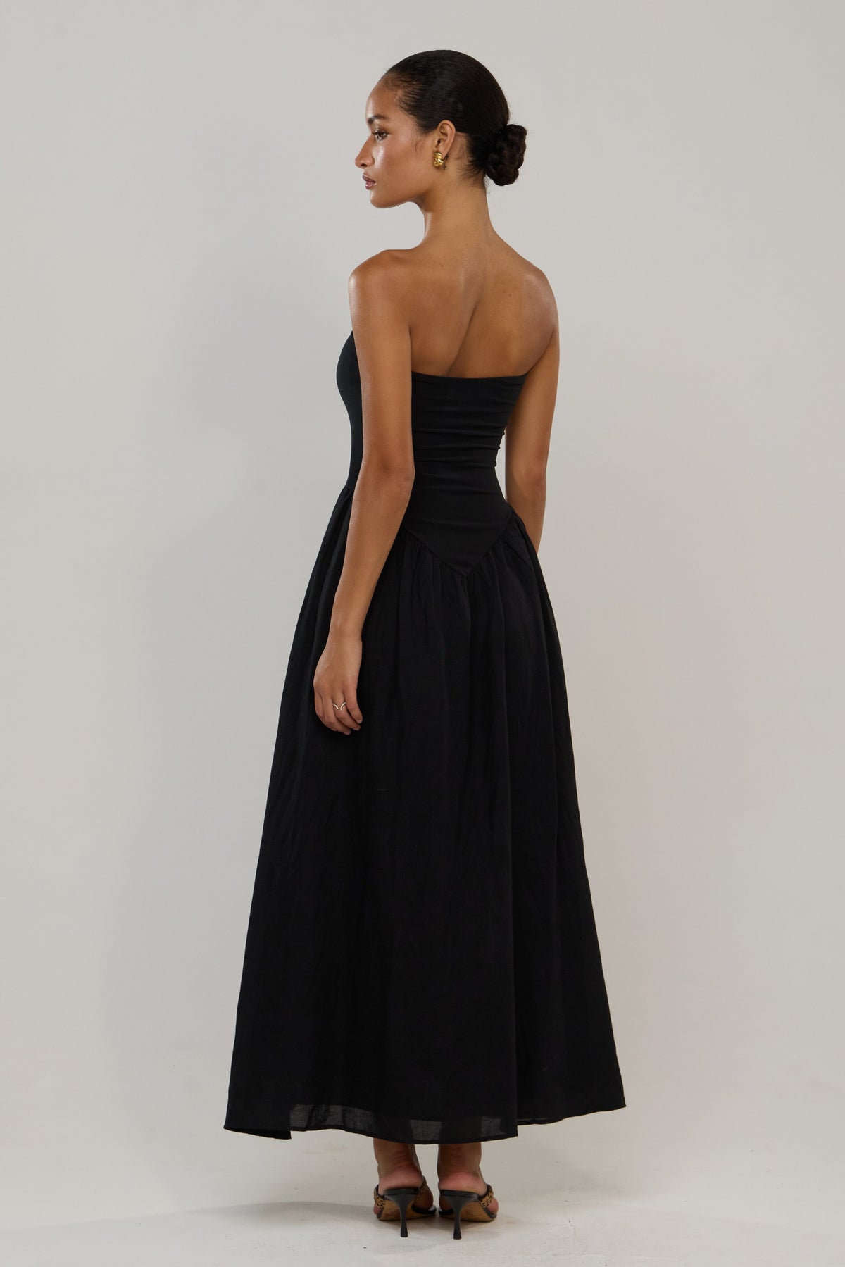 Mackenzie in Black Linen